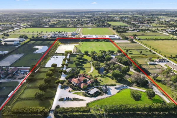 Stunning 21 acre Equestrian Compound located in the heart of Wellington close to all world class horse show and polo venues