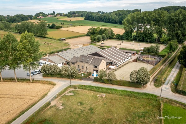 Professional equestrian property on approximately 4ha/9ac at Lennik (Flemish Brabant)