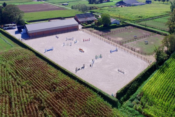 Compact equestrian complex at Ravels (Antwerp)