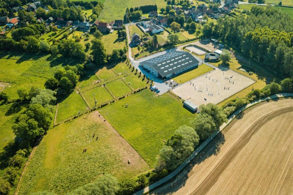 Professional equestrian center on more than 3ha at Hannut (Luik/Liège; Belgium)