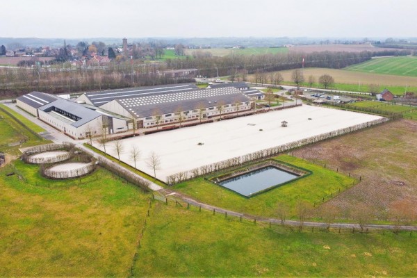 Exclusive professional equestrian center on more than 16ha at Rebecq (Walloon Brabant; Brussels; Belgium)
